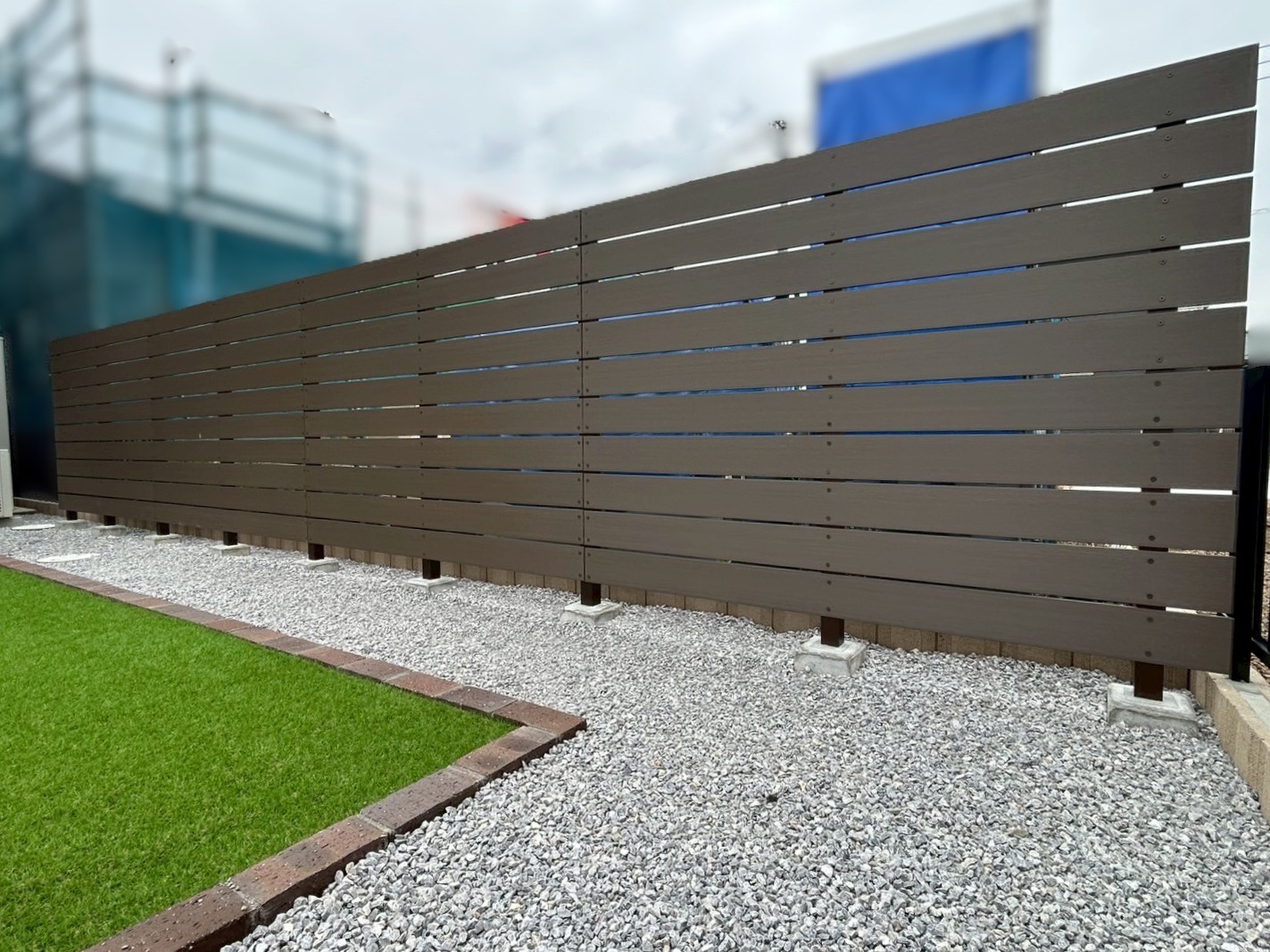 施工後　目隠しフェンス　F&F　ニコボード　色：ノワール