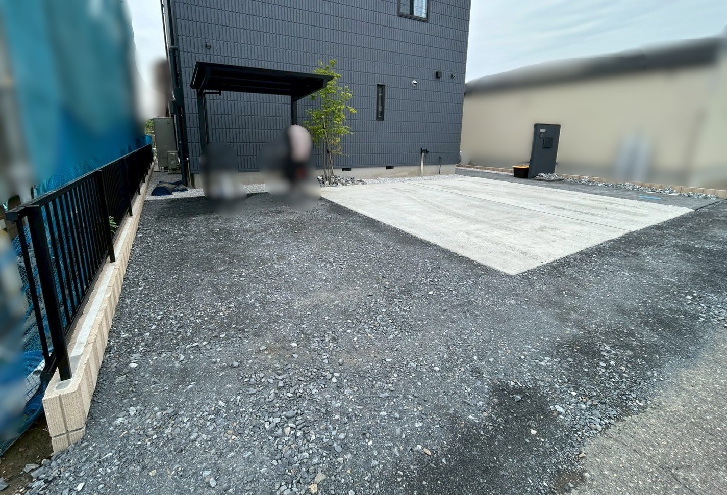 施工後　土間コンクリート／境界フェンス　三協アルミ　マイエリアⅡ　色：ブラック