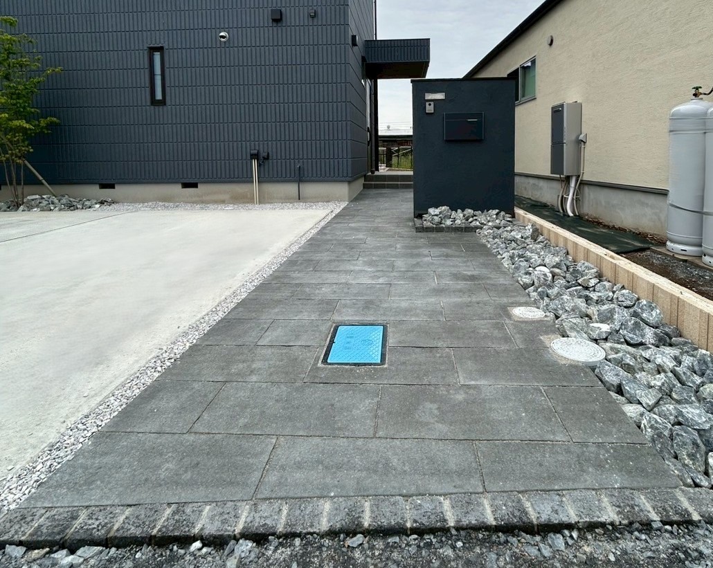 施工後　アプローチ　SBIC　ソレアード方形　