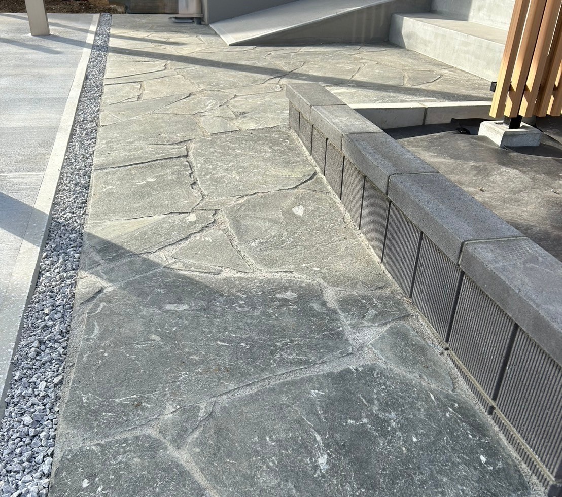 施工後　玄関アプローチ