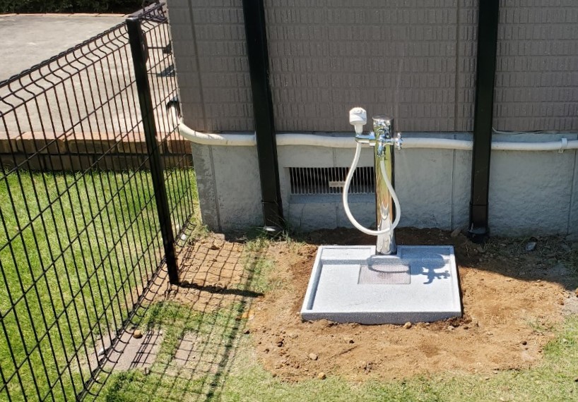 施工後　立水栓　gather　ステンレスシャワー水栓柱　<br />
パン　ユニソン　グランデパン 545 テンド