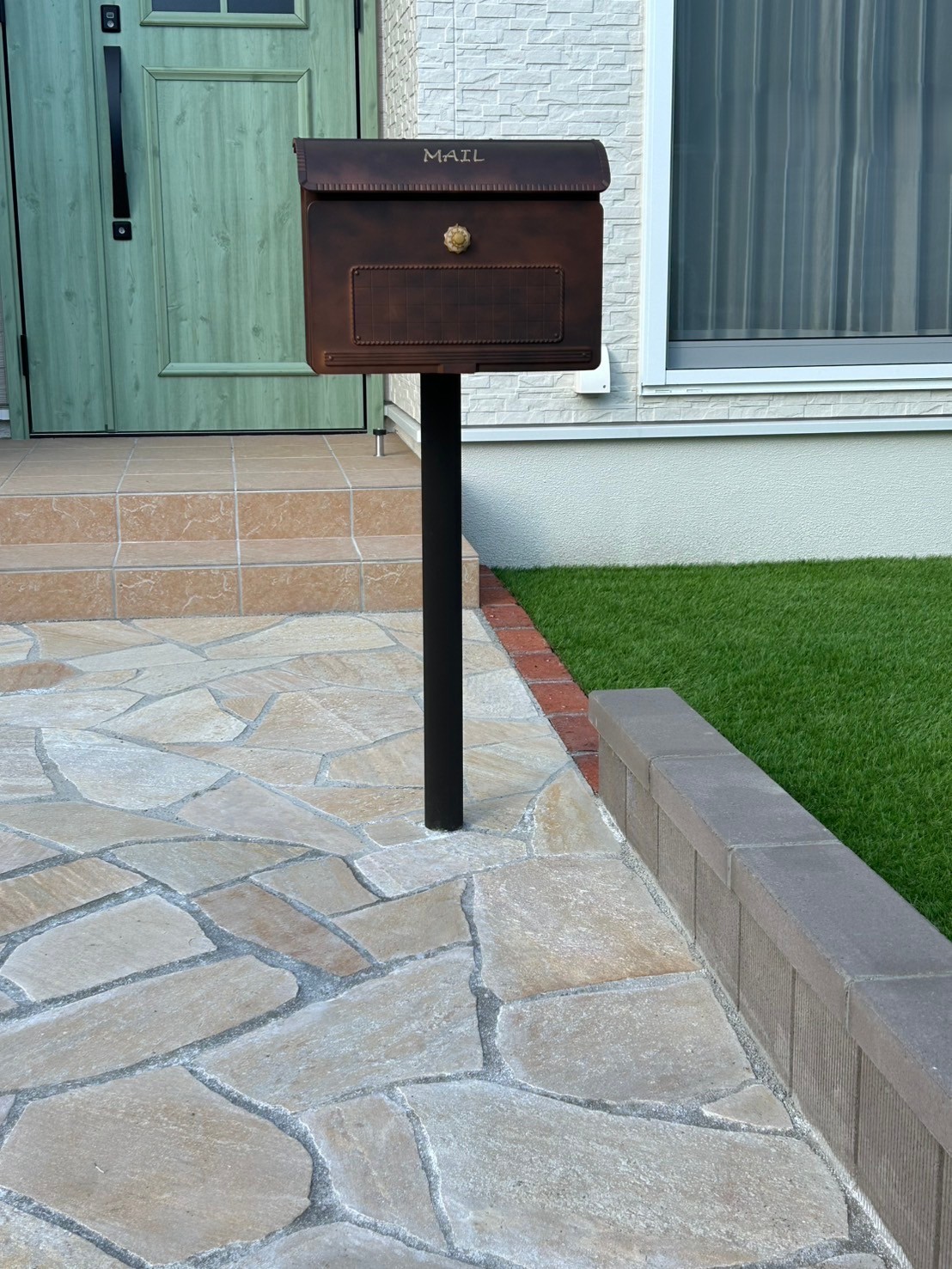 施工後　ポスト　gather　ユーロバック　色：赤錆色