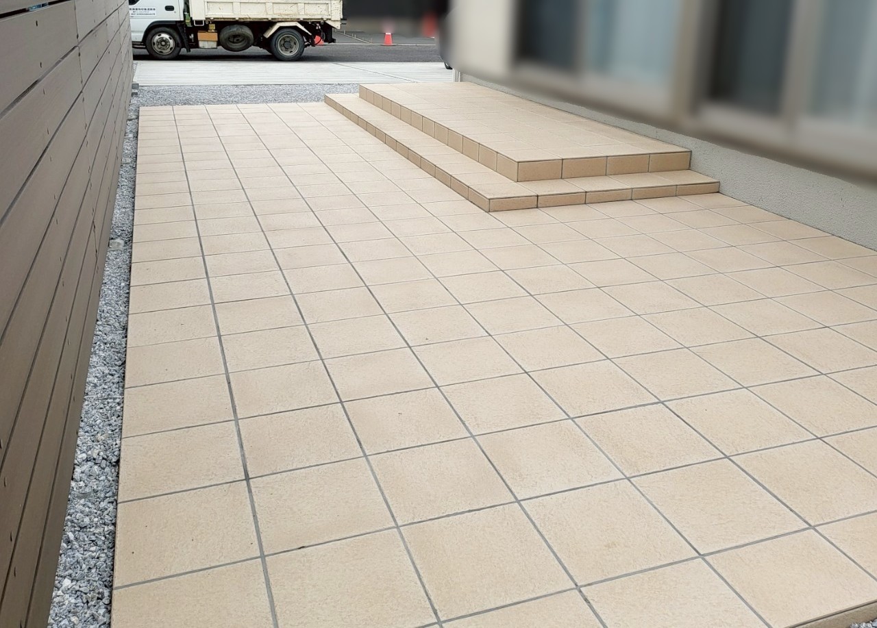 施工後　タイルデッキ　LIXIL　ニューペネトレート